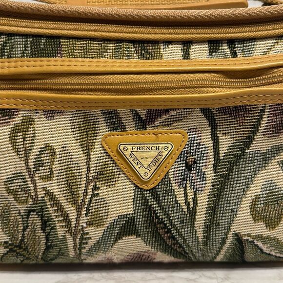 French West Indies Tapestry Floral Print Zip Over Night Carry On Travel bag - Picture 3 of 14